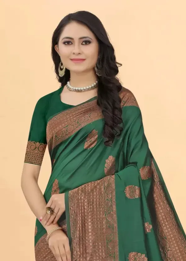 Green_Woven_Kanjivaram_Silk_Saree_with_Saree_Cover
